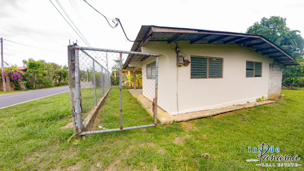 Casa à Venda em Santiago