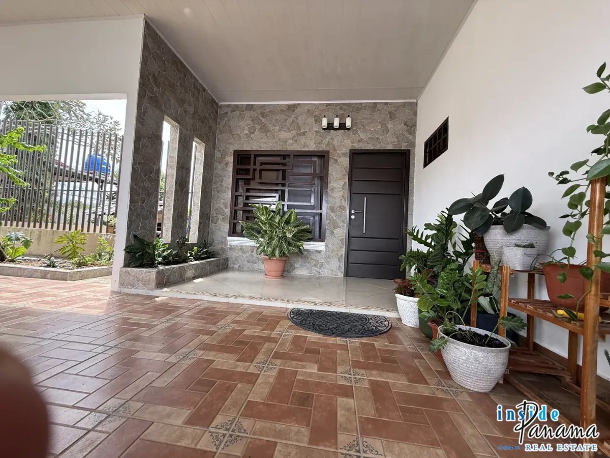 Casa à Venda em Dolega