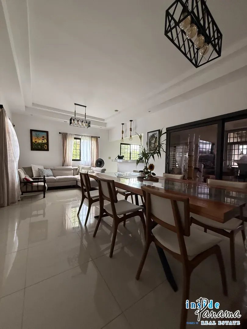 Casa à Venda em Dolega