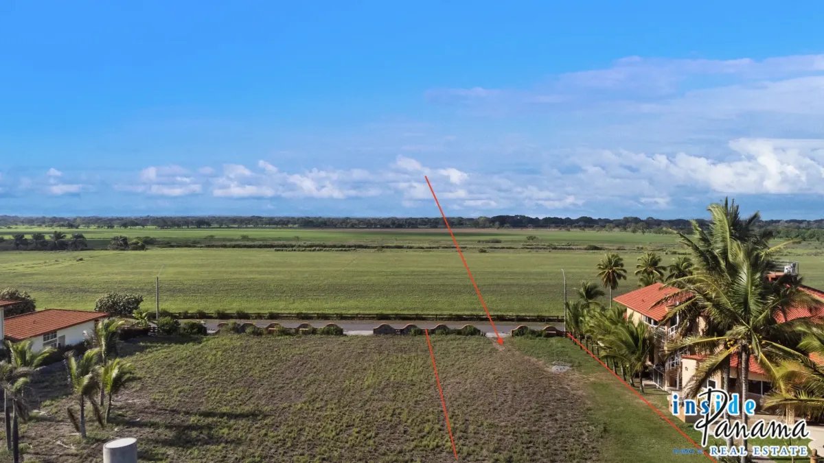 Terreno à Venda em Playa Barqueta