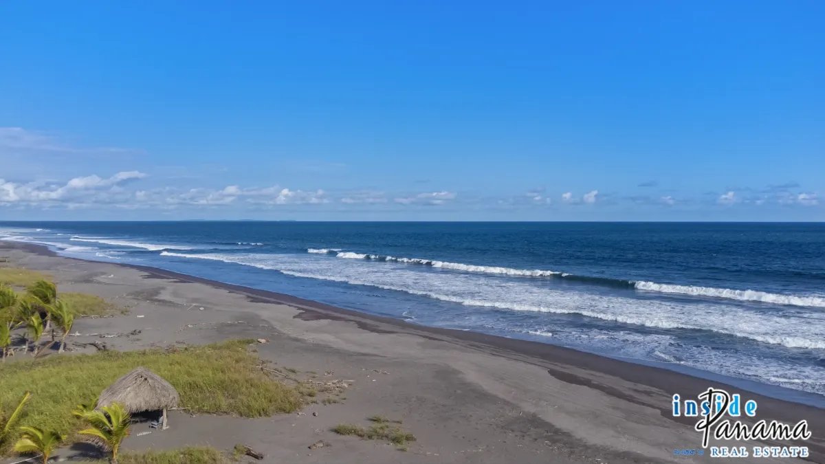 Terreno à Venda em Playa Barqueta