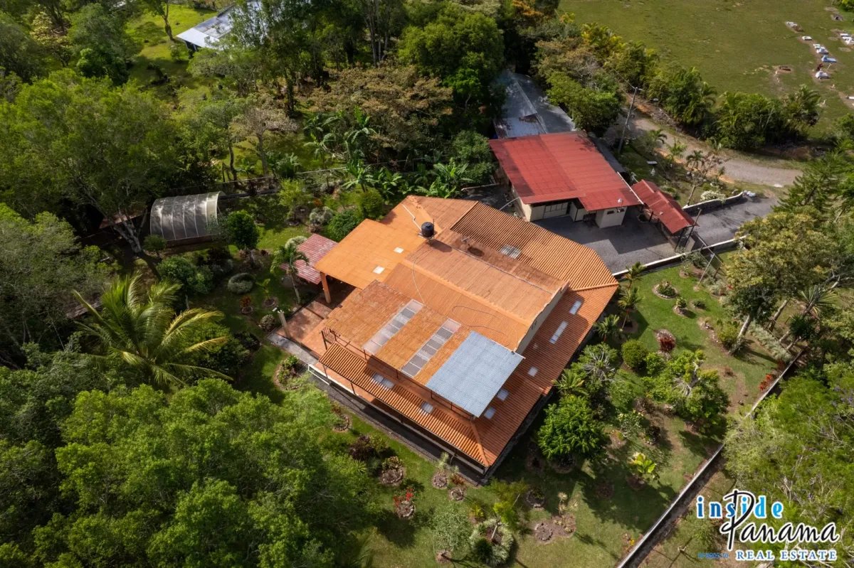 3 Bedroom Home with detached Workshop in Potrerillos Arriba Panama