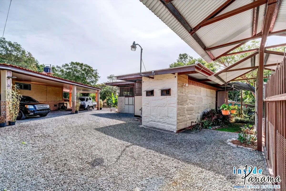 3 Bedroom Home with detached Workshop in Potrerillos Arriba Panama