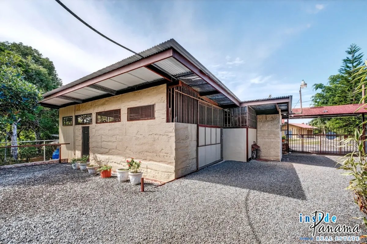 3 Bedroom Home with detached Workshop in Potrerillos Arriba Panama