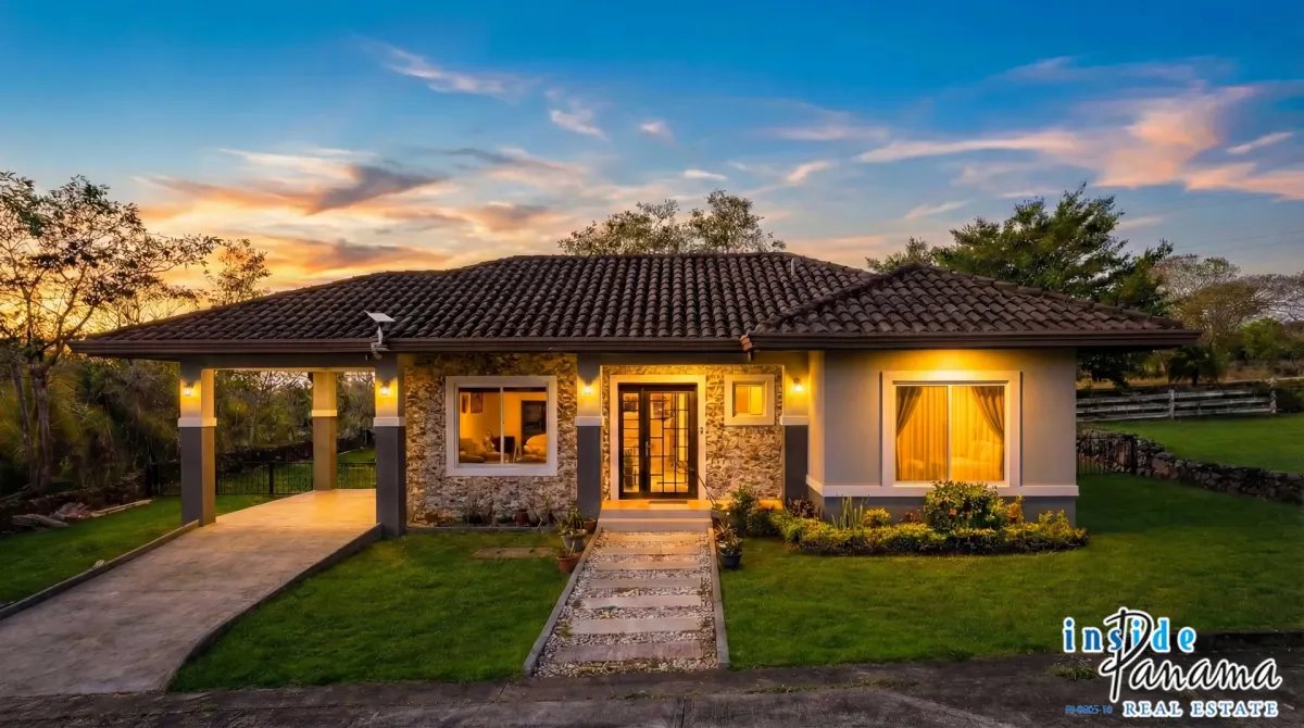 Modern Furnished Two Bedroom Home Boquete Canyon Village Panama