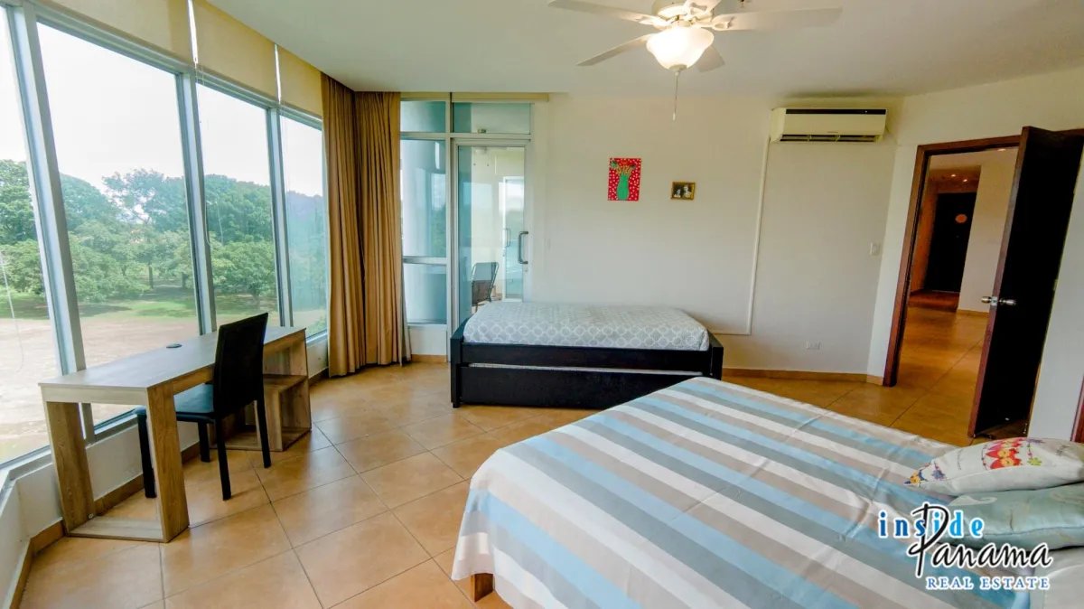 Apartamento à Venda em Coronado