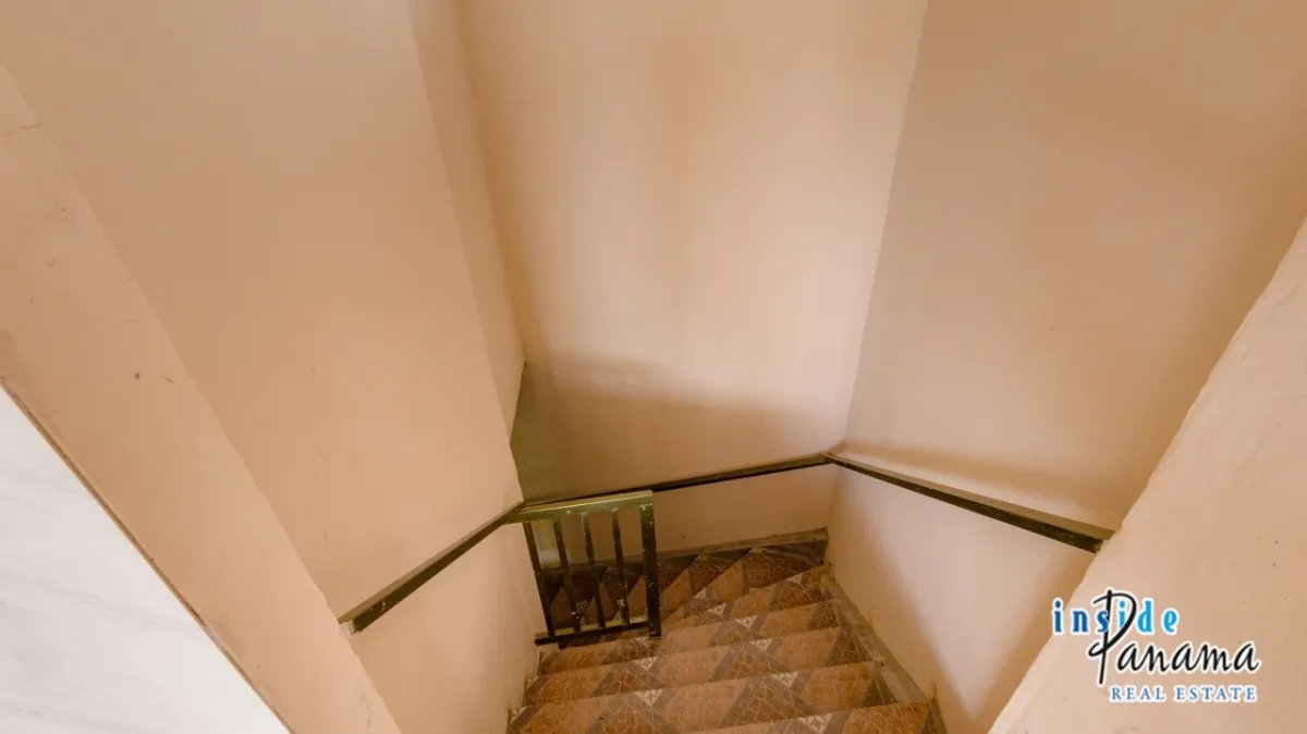 Casa à Venda em Pocrí