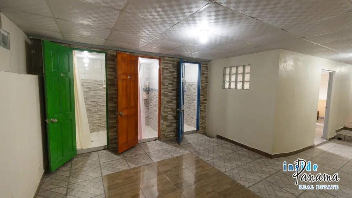Casa à Venda em Pocrí