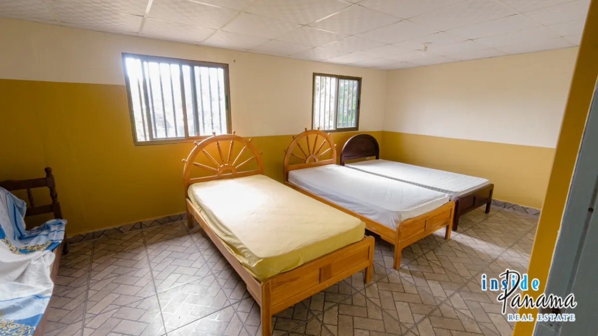 Casa à Venda em Pocrí