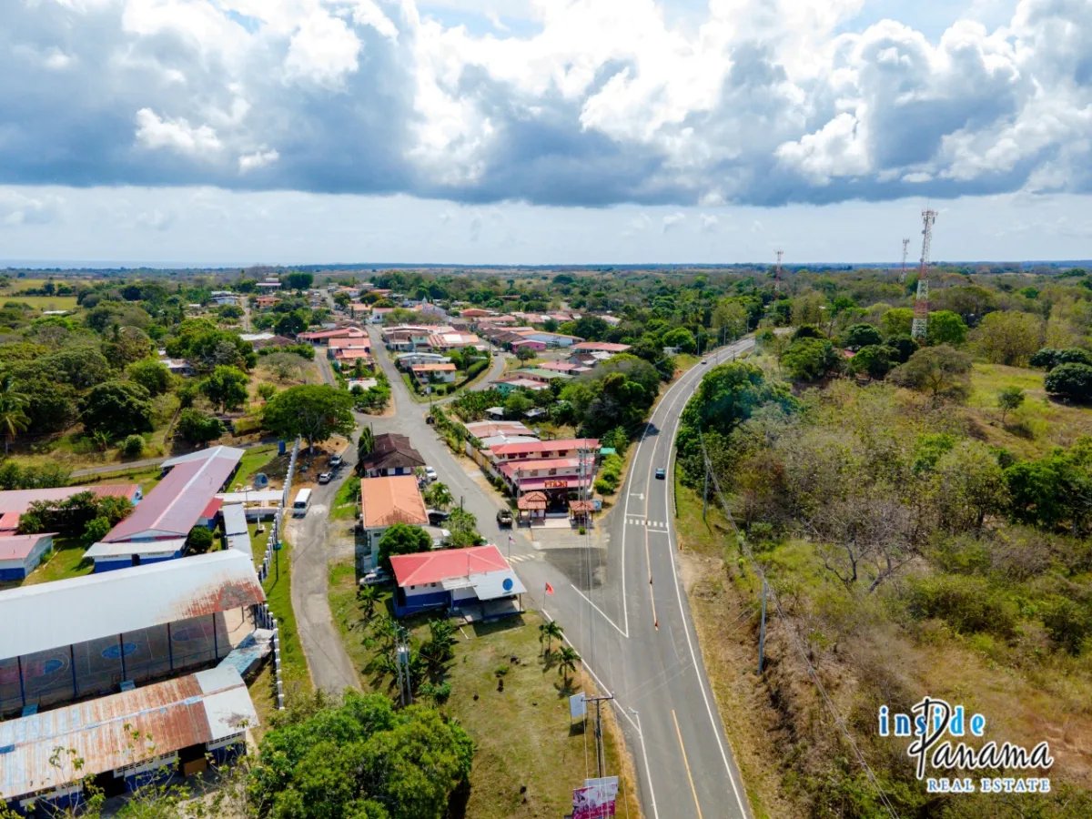 Casa à Venda em Pocrí