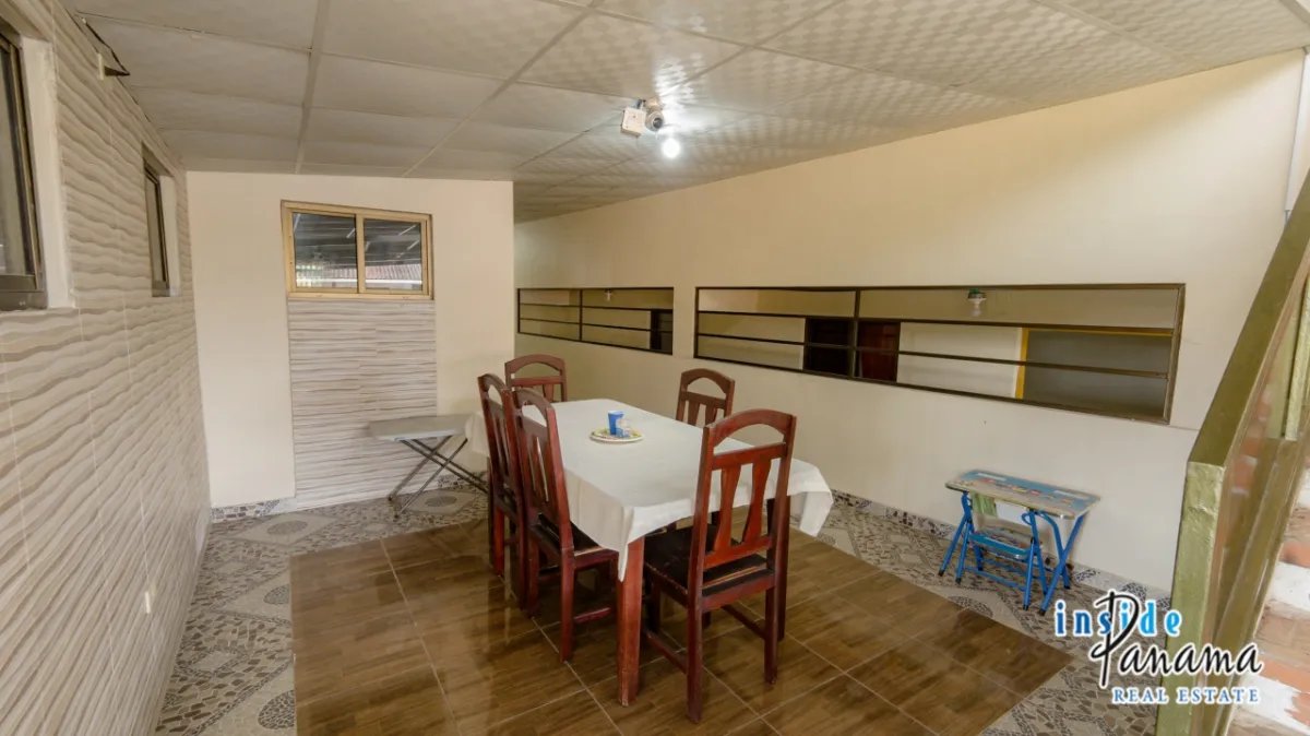 Casa à Venda em Pocrí