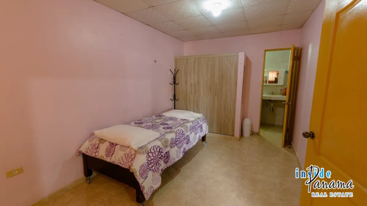 Casa à Venda em Pocrí