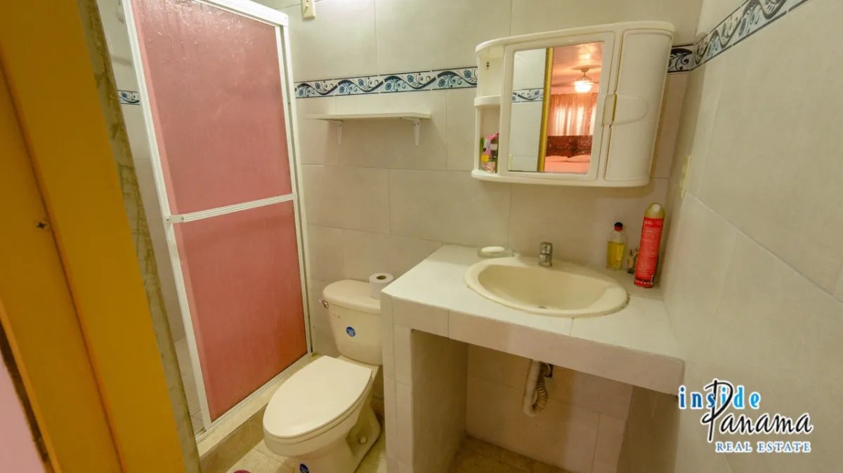 Casa à Venda em Pocrí