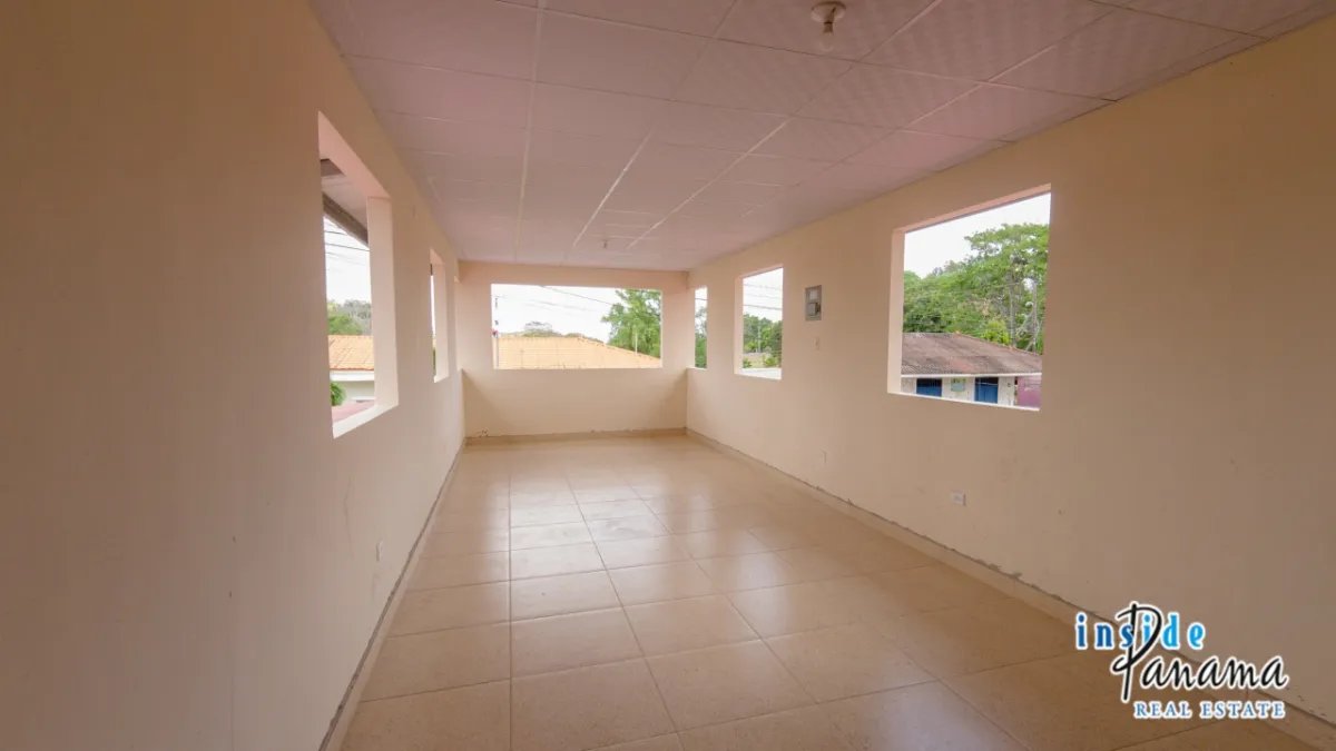 Casa à Venda em Pocrí