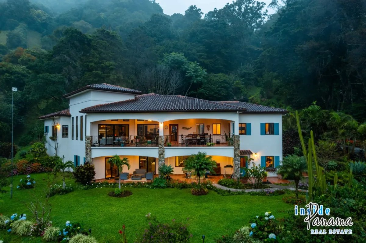 Casa à Venda em Boquete