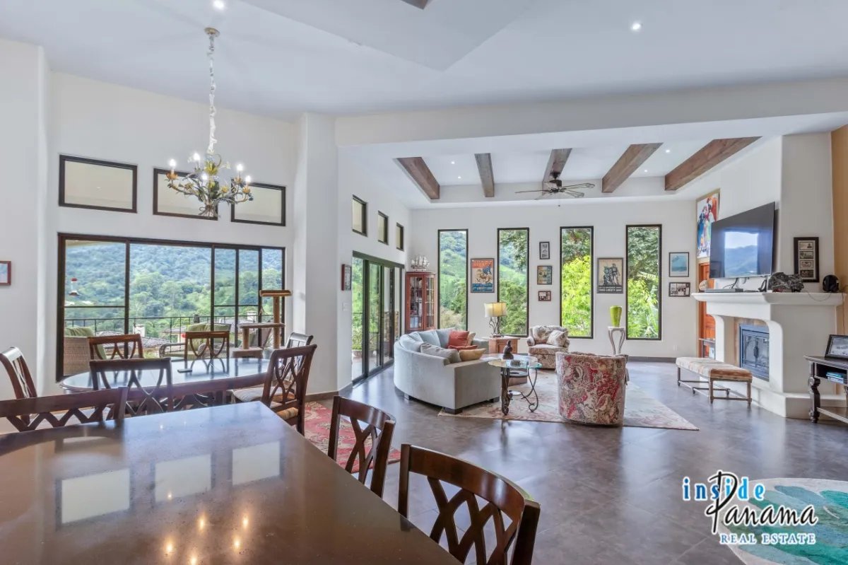 Luxury 4 Bedroom Estate in Exclusive The Springs Boquete