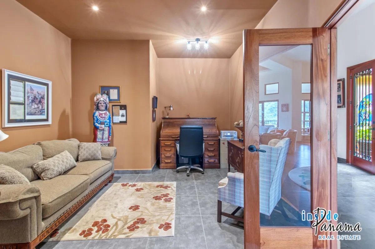 Luxury 4 Bedroom Estate in Exclusive The Springs Boquete