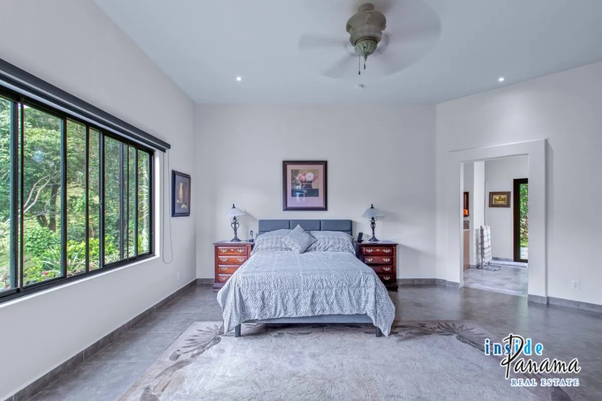 Luxury 4 Bedroom Estate in Exclusive The Springs Boquete