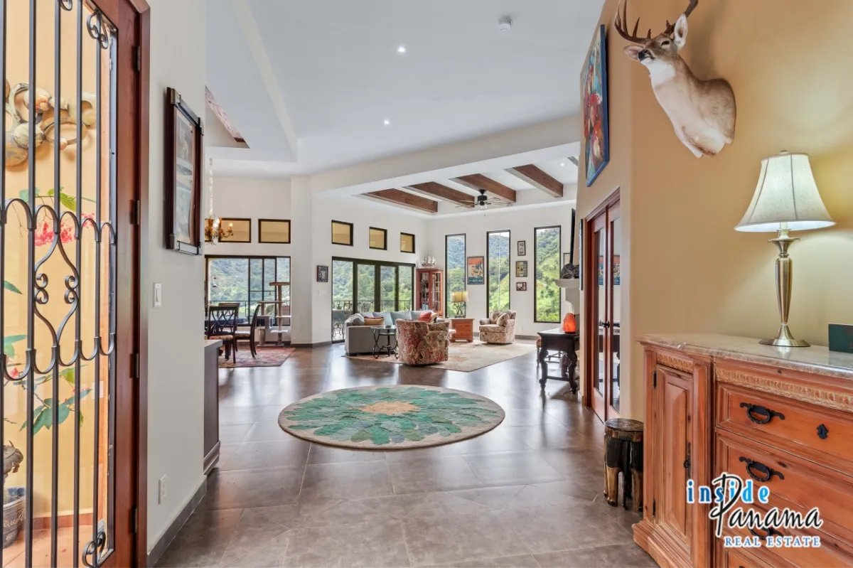 Luxury 4 Bedroom Estate in Exclusive The Springs Boquete