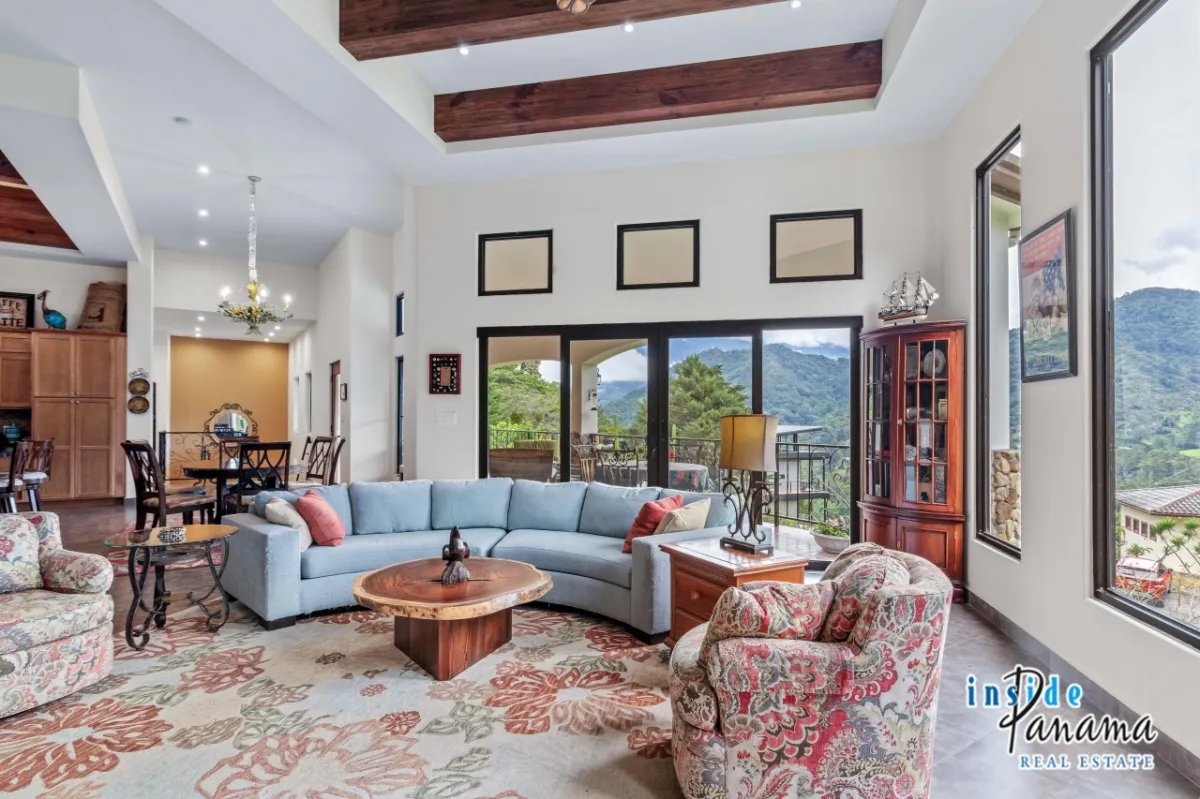 Luxury 4 Bedroom Estate in Exclusive The Springs Boquete