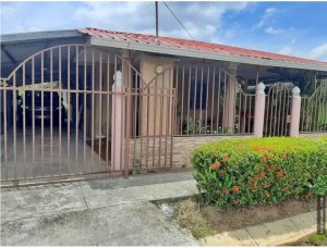Casa à Venda