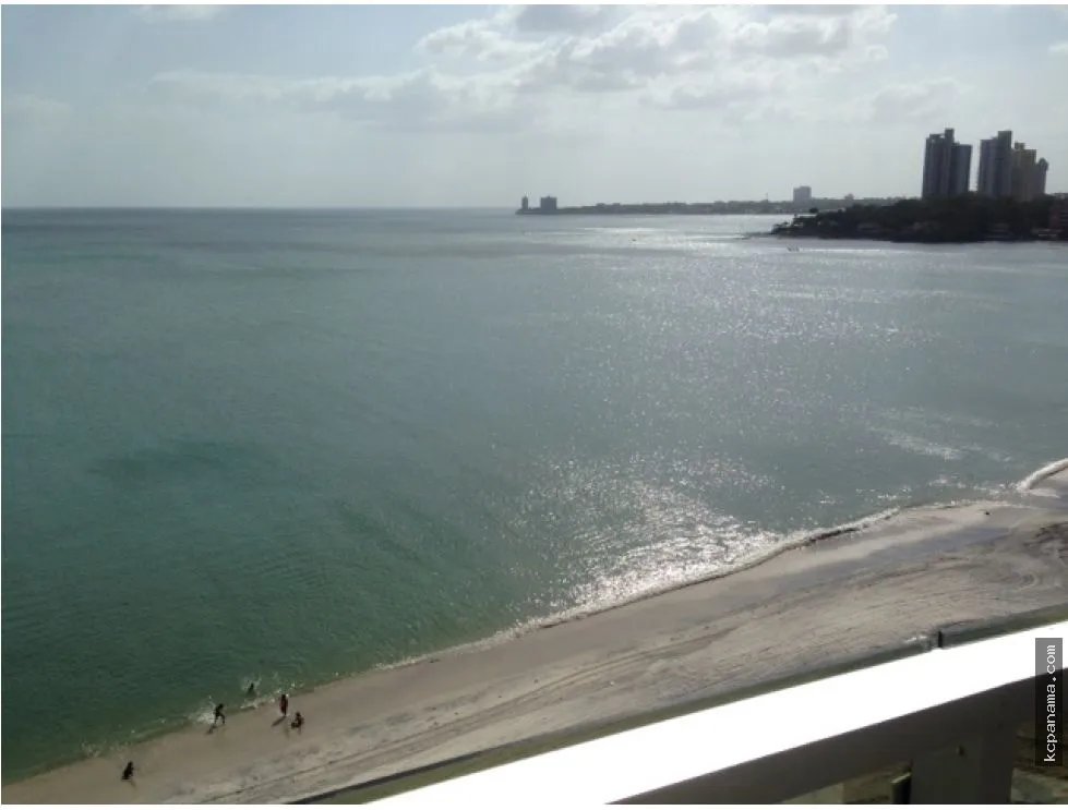 SE VENDE APARTAMENTO FRENTE AL MAR PH OCEAN WAVES GORGONA