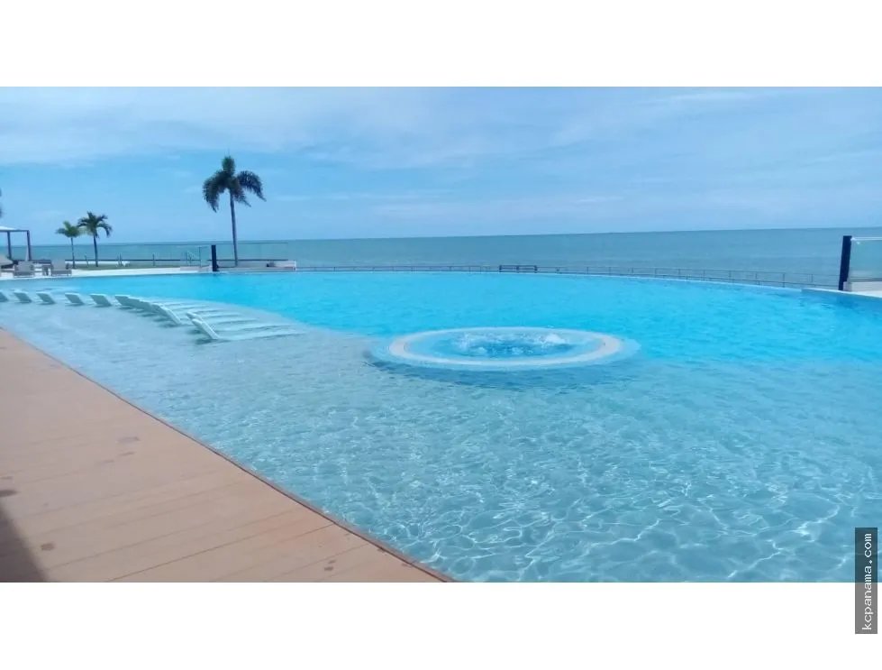 SE VENDE APARTAMENTO FRENTE AL MAR PH OCEAN WAVES GORGONA