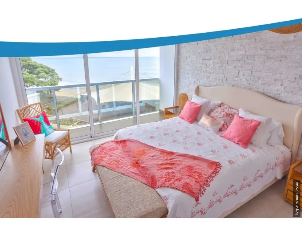 SE VENDE APARTAMENTO FRENTE AL MAR EN PH OCEAN WAVES GORGONA