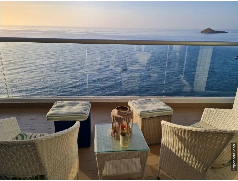 SE ALQUILA APARTAMENTO DE PLAYA PH SANTA CLARA RESIDENCES
