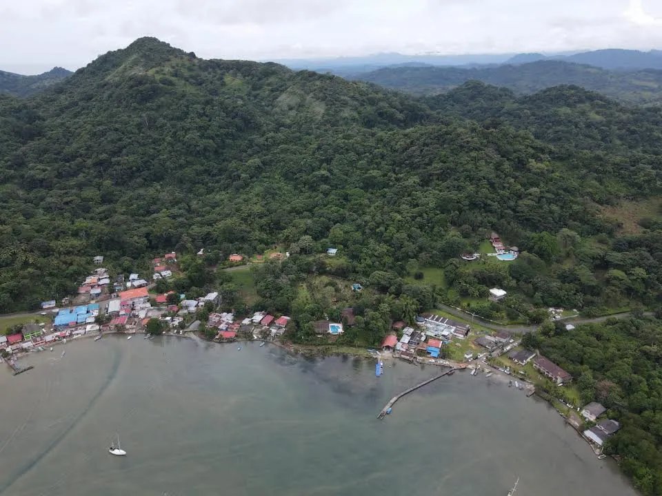 TERRENO DE 8 HECTÁREAS EN VENTA CERCA DE ISLA GRANDE, COLÓN, PANAMÁ