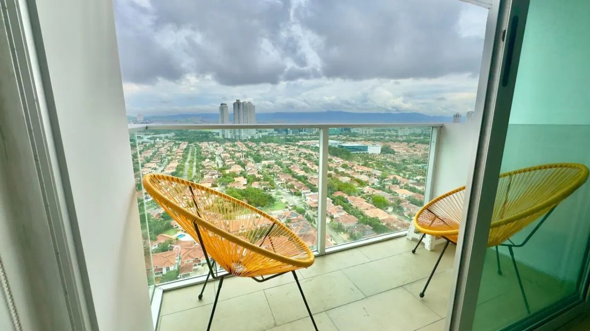 APARTMENT FOR SALE IN PH LATITUDE – COSTA DEL ESTE
