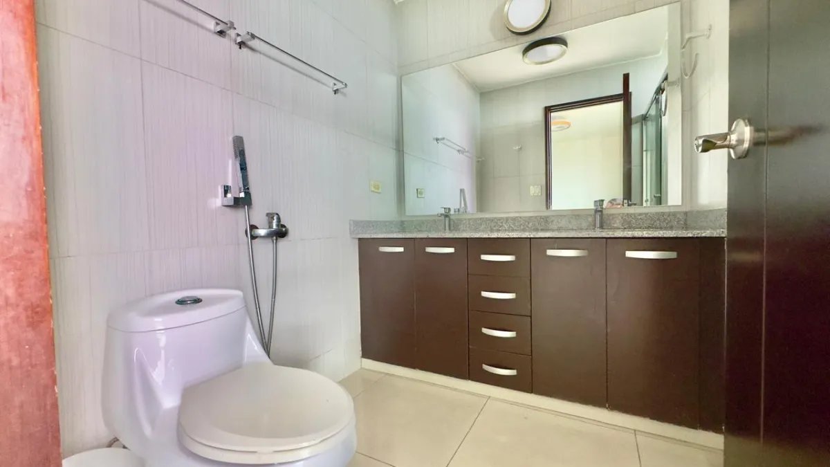 APARTMENT FOR SALE IN PH LATITUDE – COSTA DEL ESTE