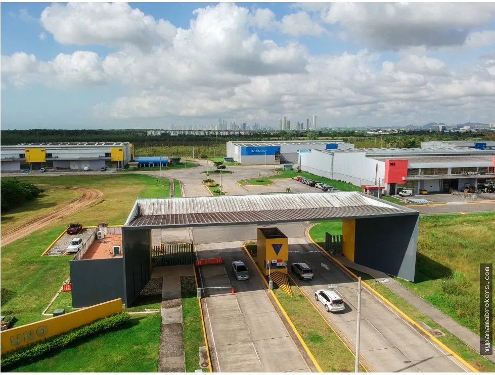 Venta de ofi-bodegas en Zona Uno, Corredor Sur, Panamá