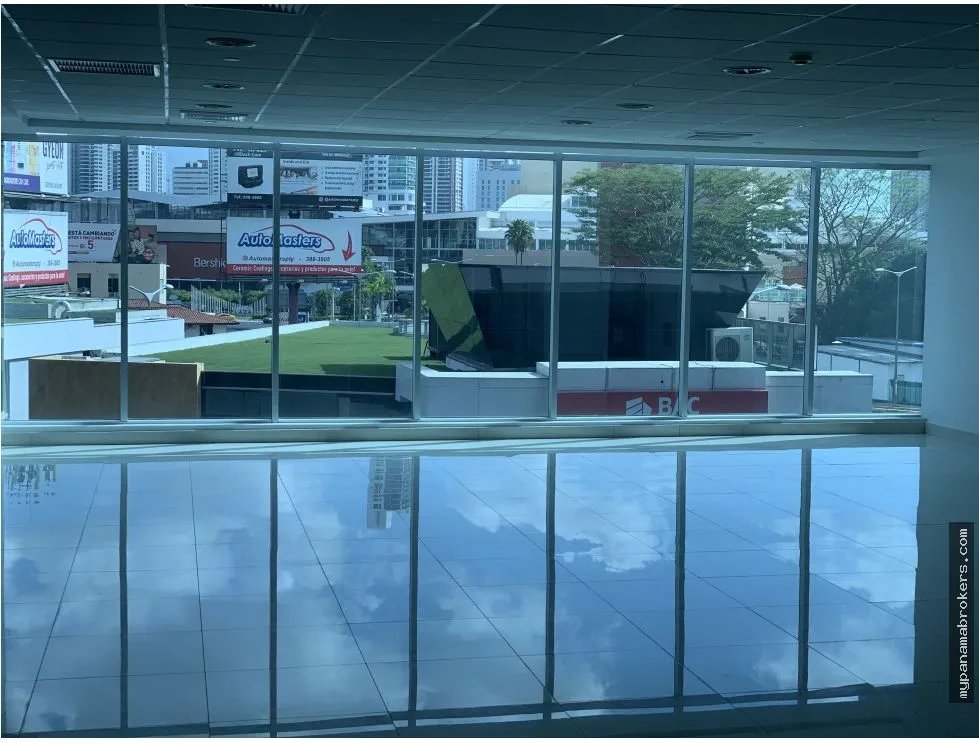 Alquiler de oficinas en Street Mall, entre Vía Israel y Vía España