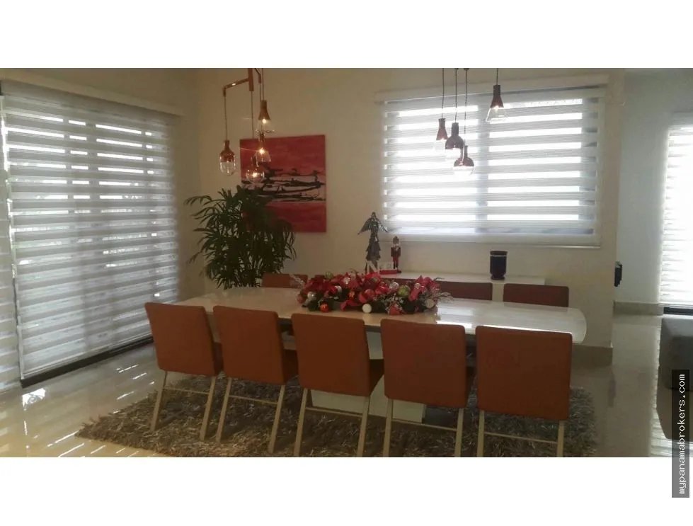 Venta de Penthouse amoblado en PH Embassy Club, Clayton, Ancón