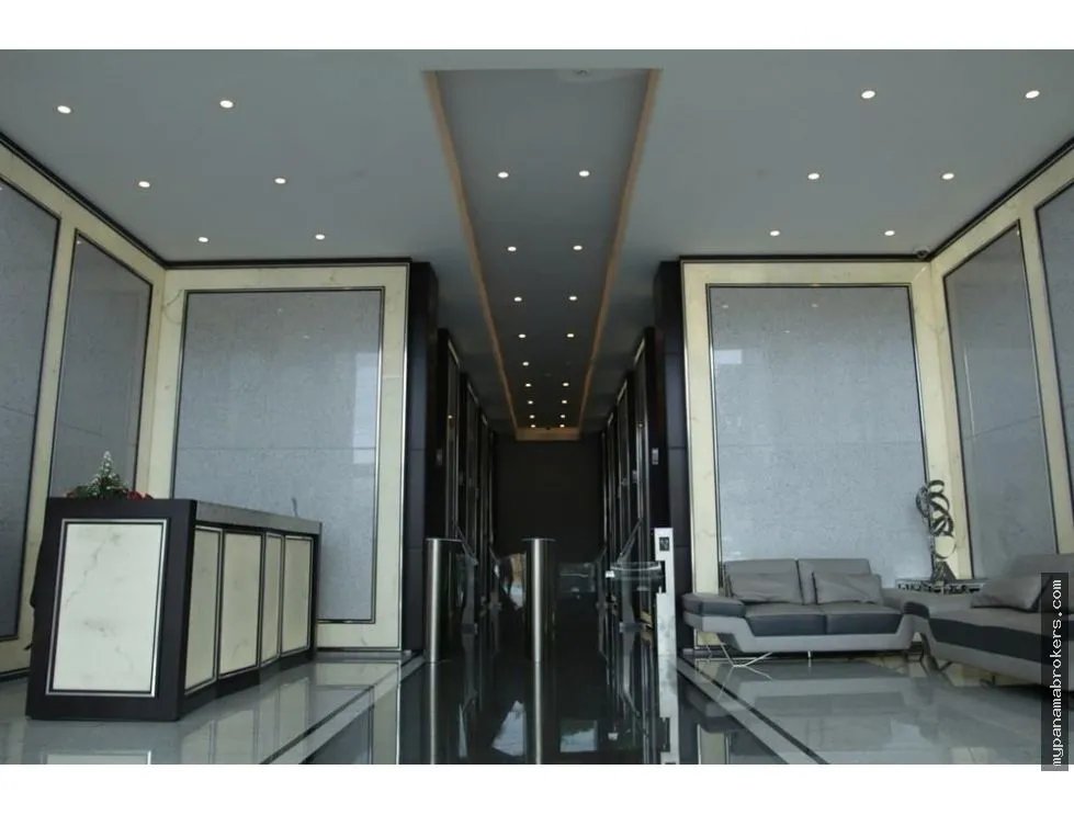 Venta de oficina en edificio Golden Point, Vía Ricardo J Alfaro