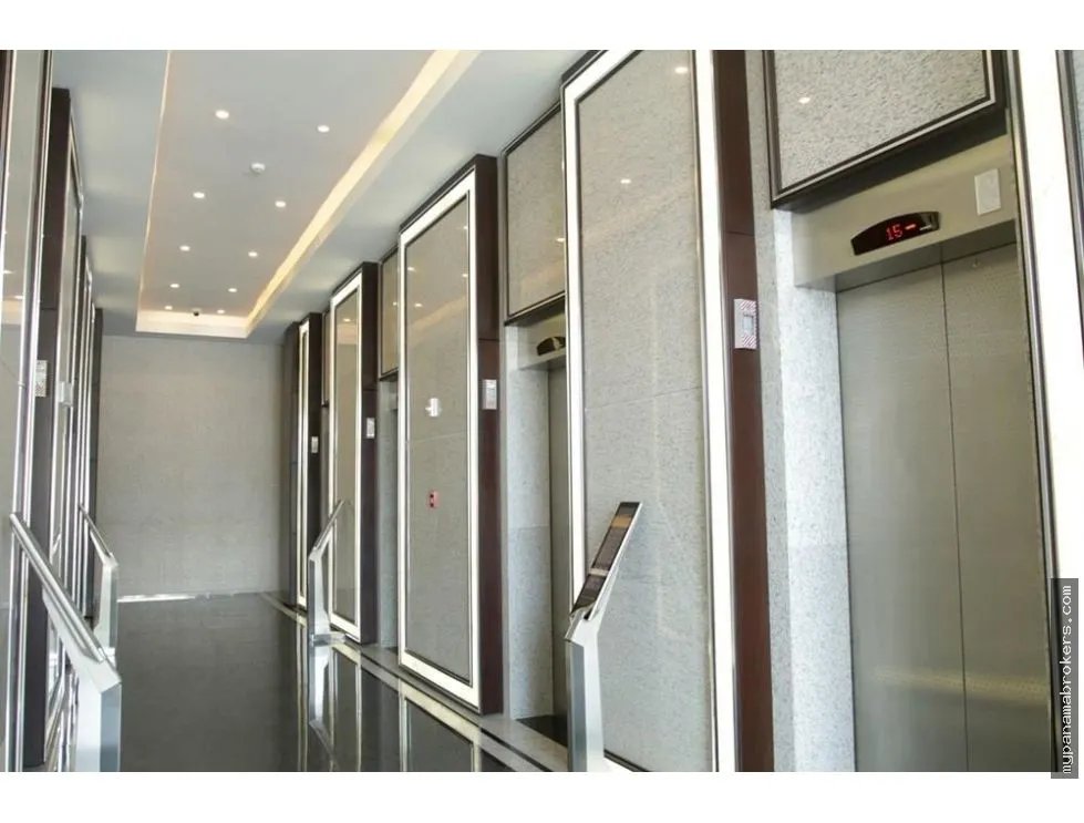 Venta de oficina en edificio Golden Point, Vía Ricardo J Alfaro