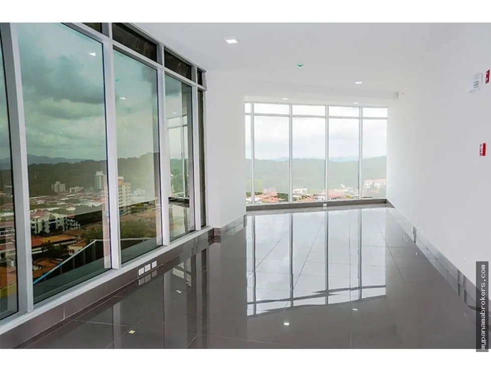 Venta de oficina en edificio Golden Point, Vía Ricardo J Alfaro
