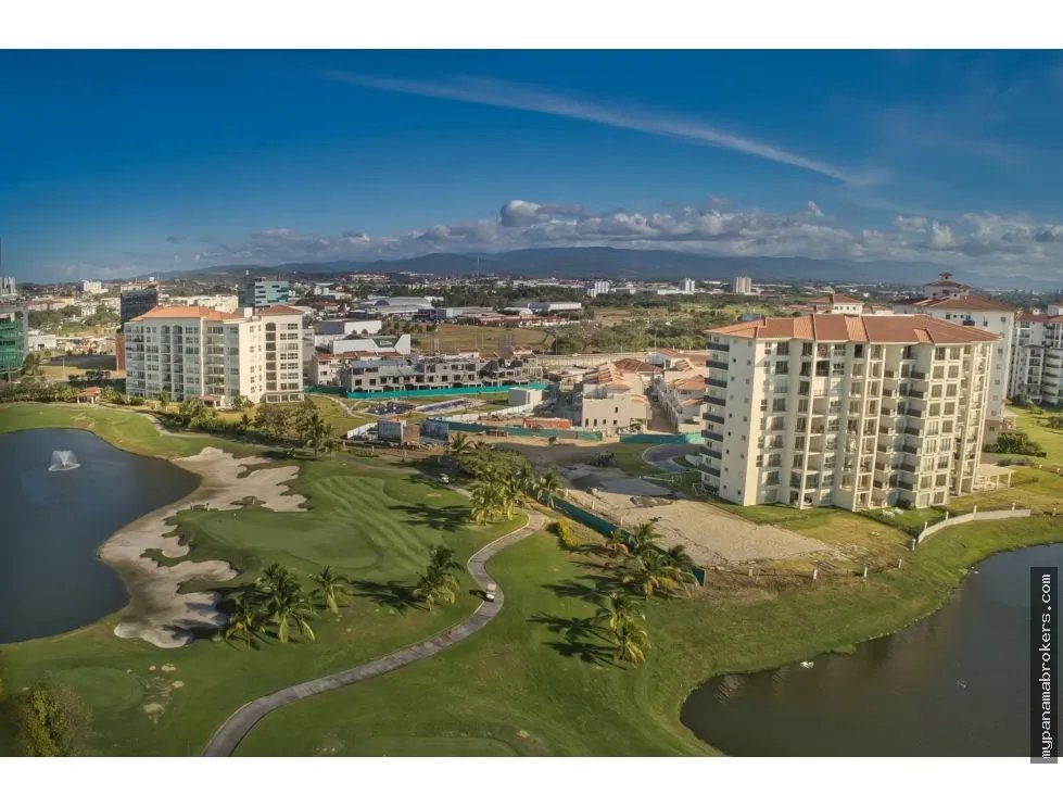 Se vende apartamento con vista al parque de Golf - Santa Maria