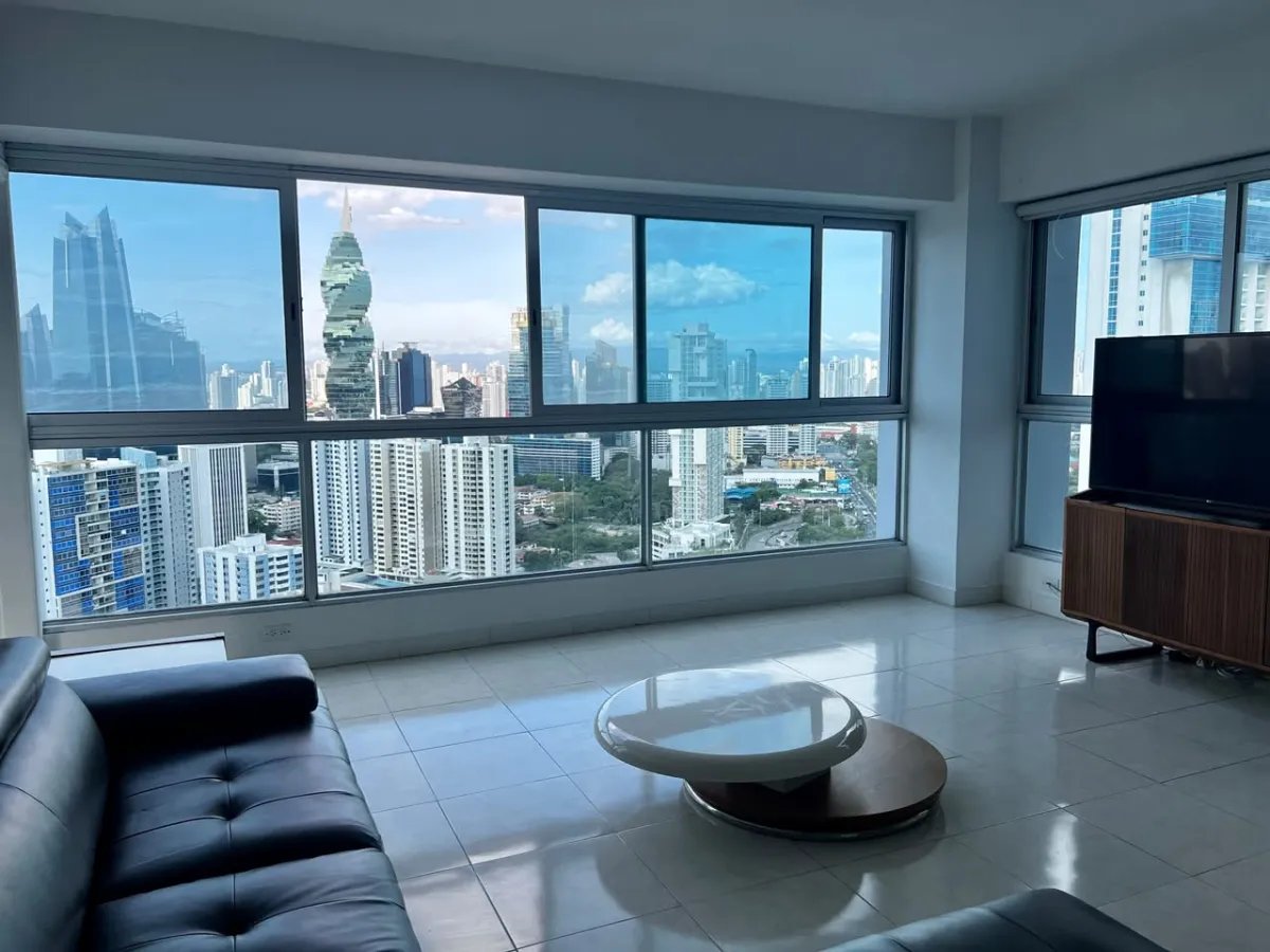 For Sale on Avenida Balboa with an Ocean View – $2,000 per m²