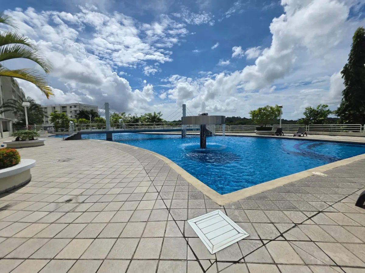 Venta de apartamento en PH Altamira Gardens, Ancón