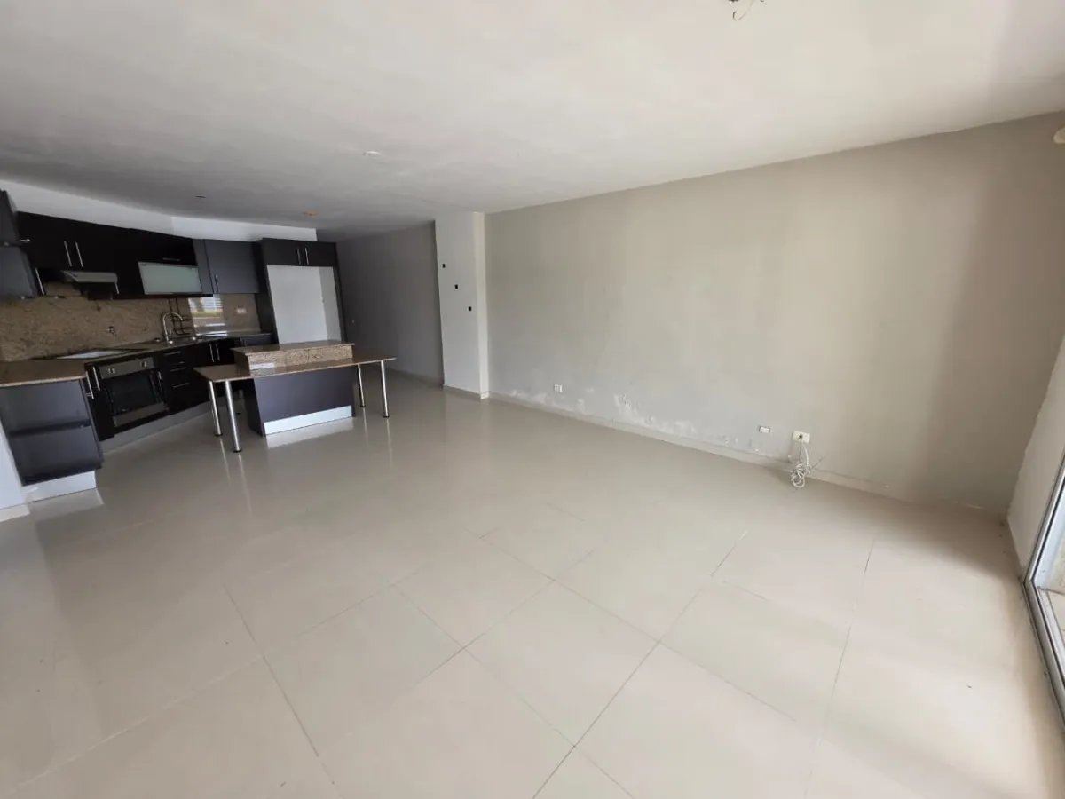 Venta de apartamento en PH Altamira Gardens, Ancón