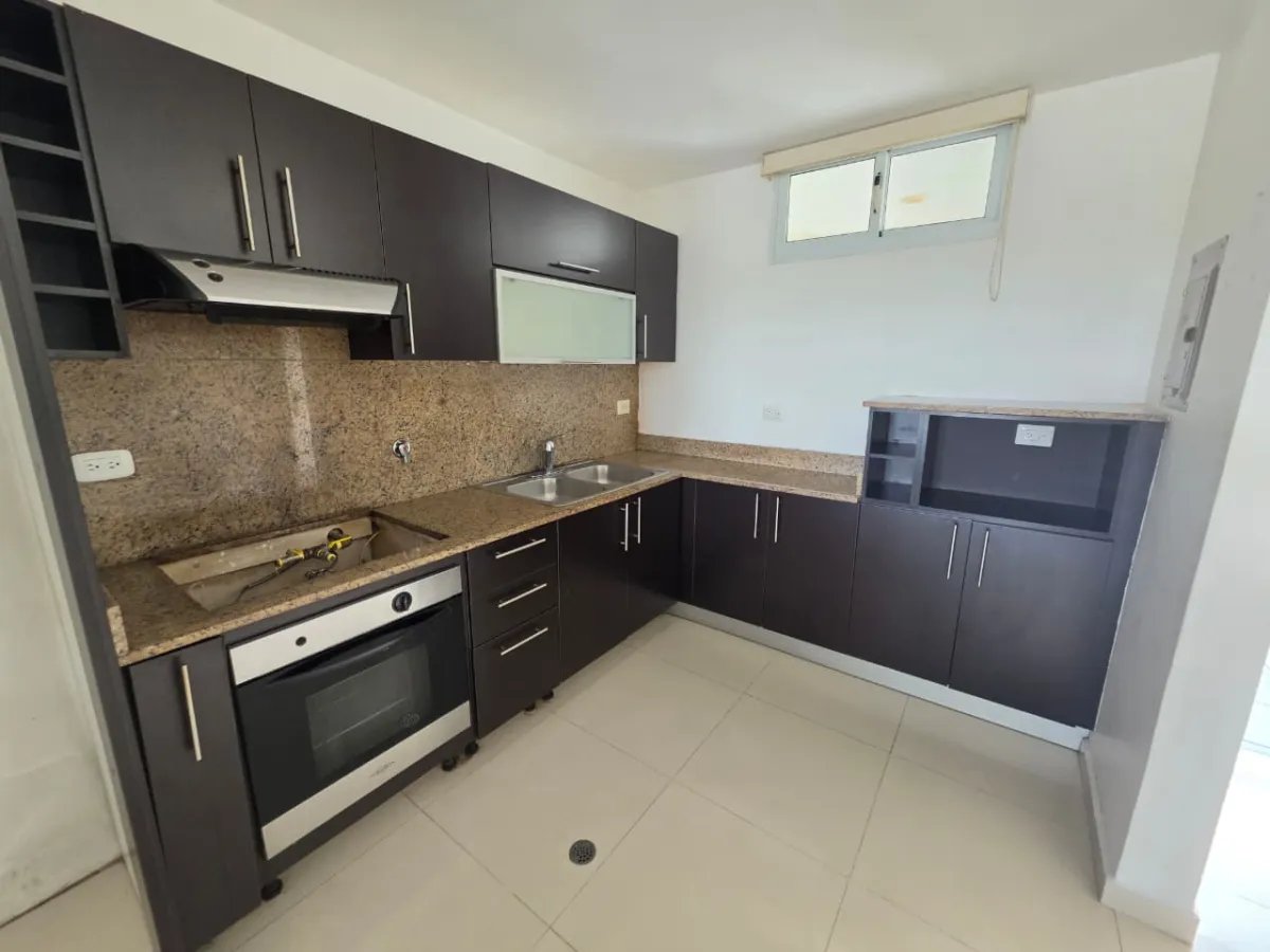 Venta de apartamento en PH Altamira Gardens