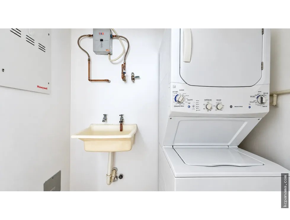 Apartment for Rent on Avenida Balboa | PH White, Ocean View