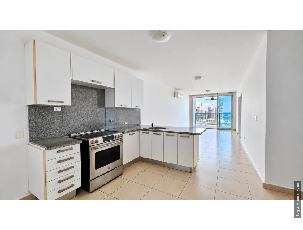 Apartment for Rent on Avenida Balboa | PH White, Ocean View