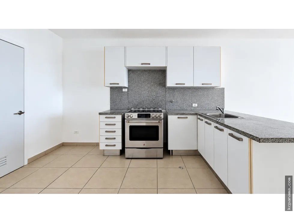 Apartment for Rent on Avenida Balboa | PH White, Ocean View
