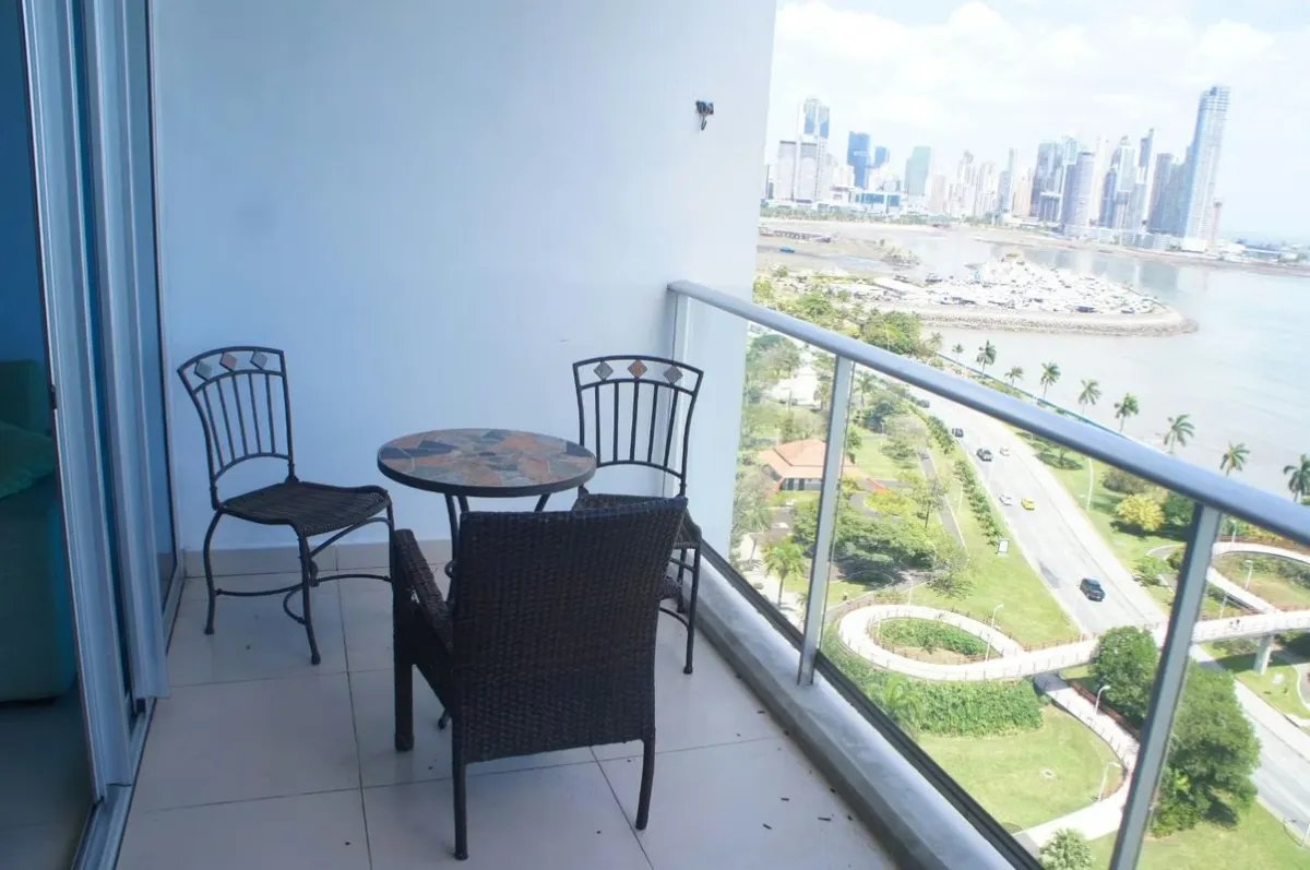 AVE. BALBOA APARTAMENTO AMOBLADO EN ALQUILER