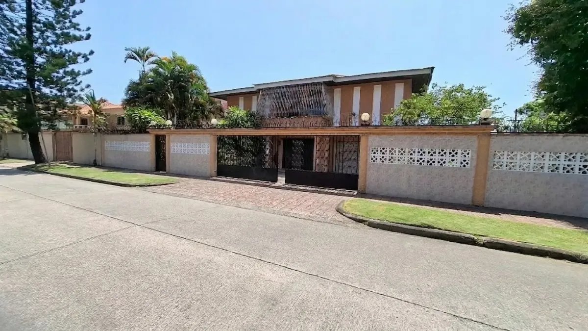 Casa à Venda em La Loma