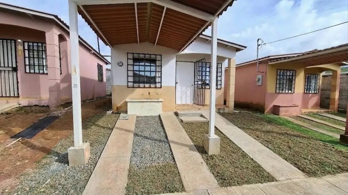 CHORRERA / LOS GAYACANES CASA EN VENTA