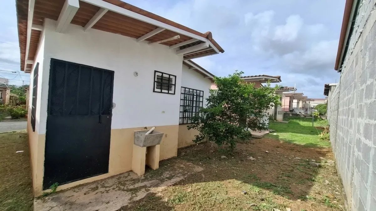 CHORRERA / LOS GAYACANES CASA EN VENTA